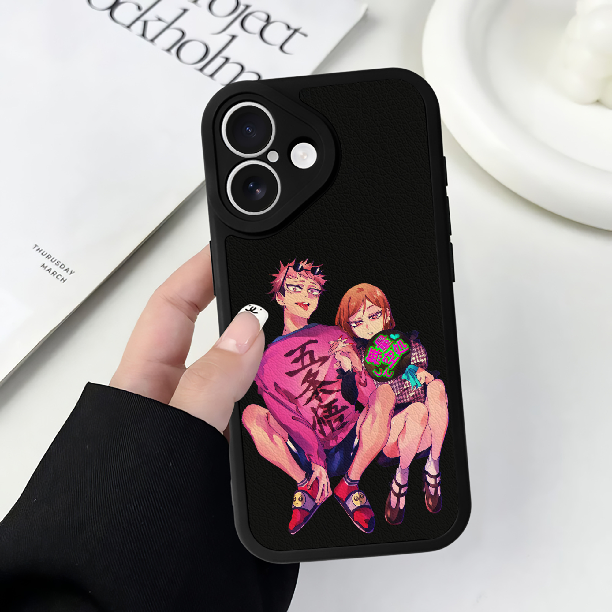 （画像用） 呪術廻戦 Jujutsu Kaisen 【iPhone 16シリーズ対応】シリコンスマホケース（レザー調） 材質：シリコン